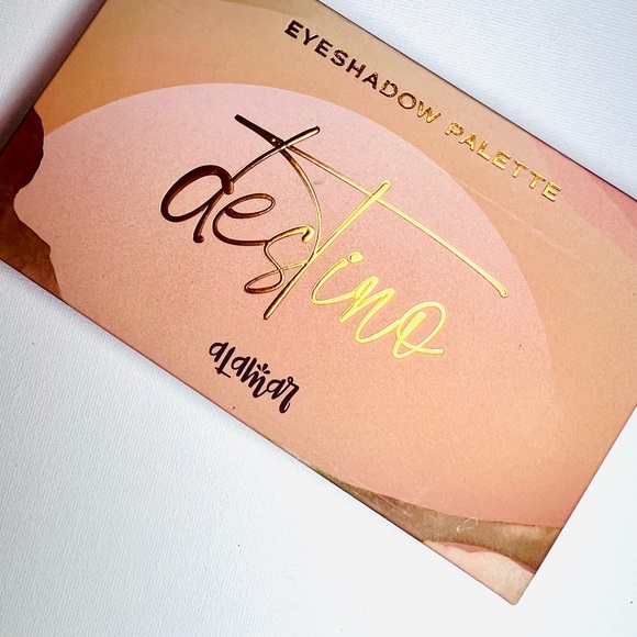 BRAND NEW DESTINO EYESHADOW PALETTE, 10 Shades with Different Finishes, 11g - Picture 6 of 6